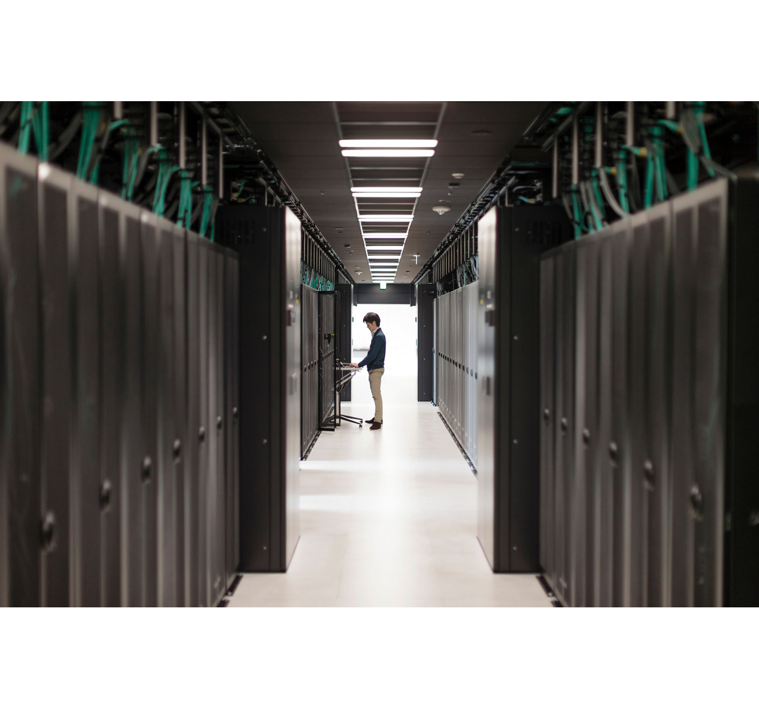 Hewlett & Packard Enterprise HPE R8Q71A netwerk-switch Managed L3 Gigabit Ethernet (10/100/1000) Power over Ethernet (PoE)