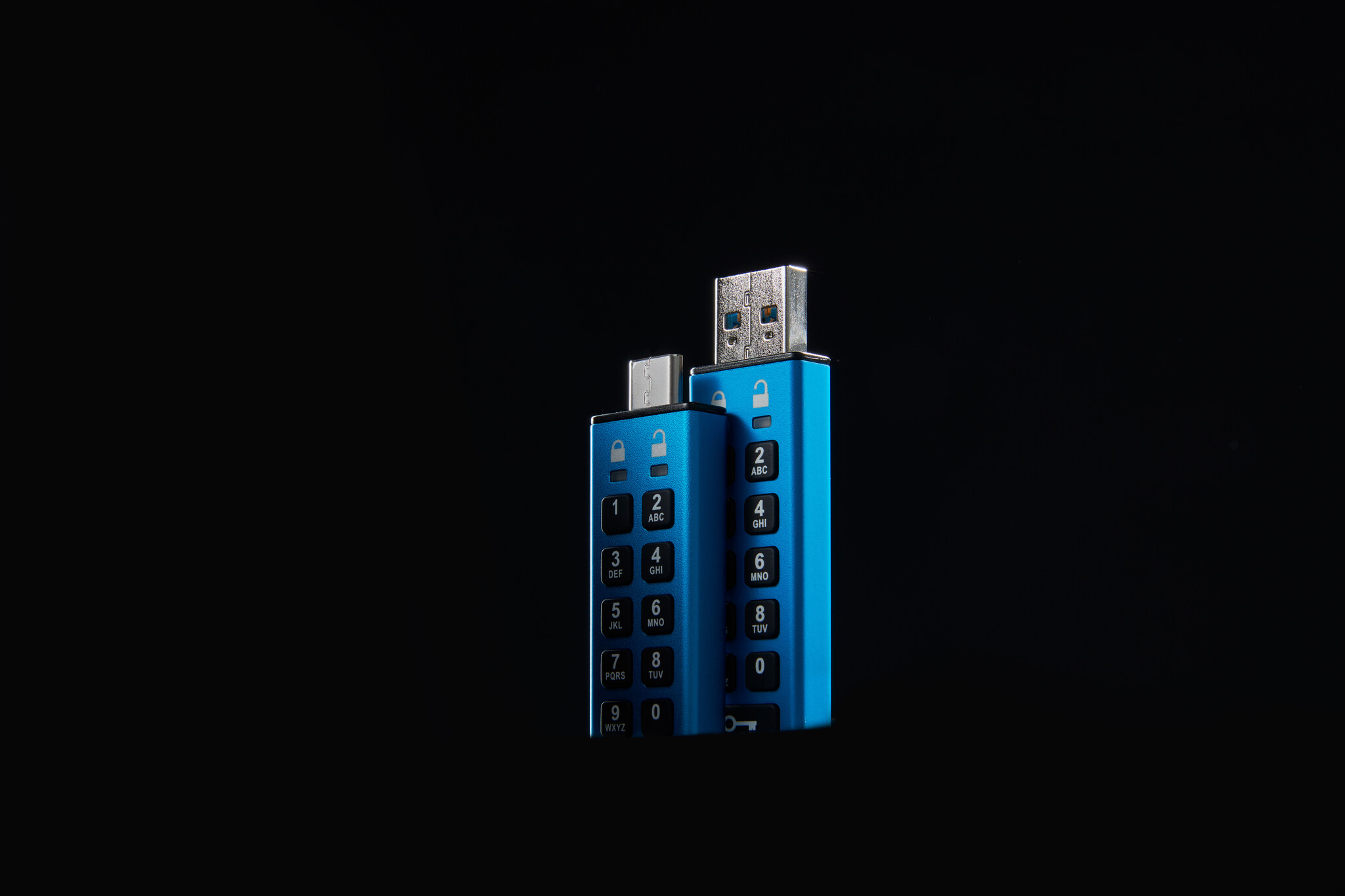 Kingston Kingston Technology IronKey 128GB USB-C Keypad 200C, FIPS 140-3 Lvl 3 AES-256