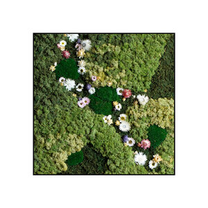 Quadratisches Moosbild Flora im Blumen-Stil