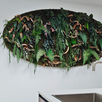  Sind Insekten in einem Moosbild oder Dschungelbild enthalten?