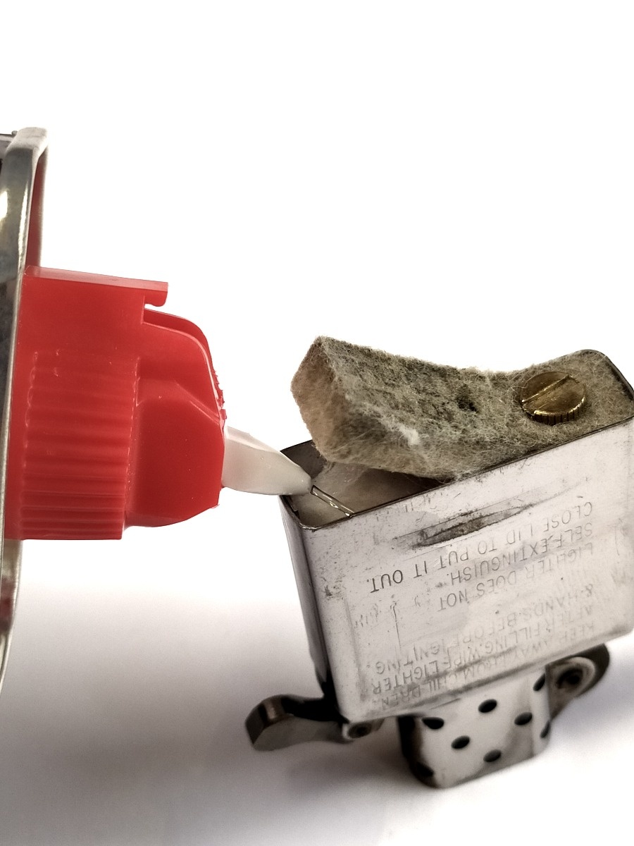 how to fill a zippo