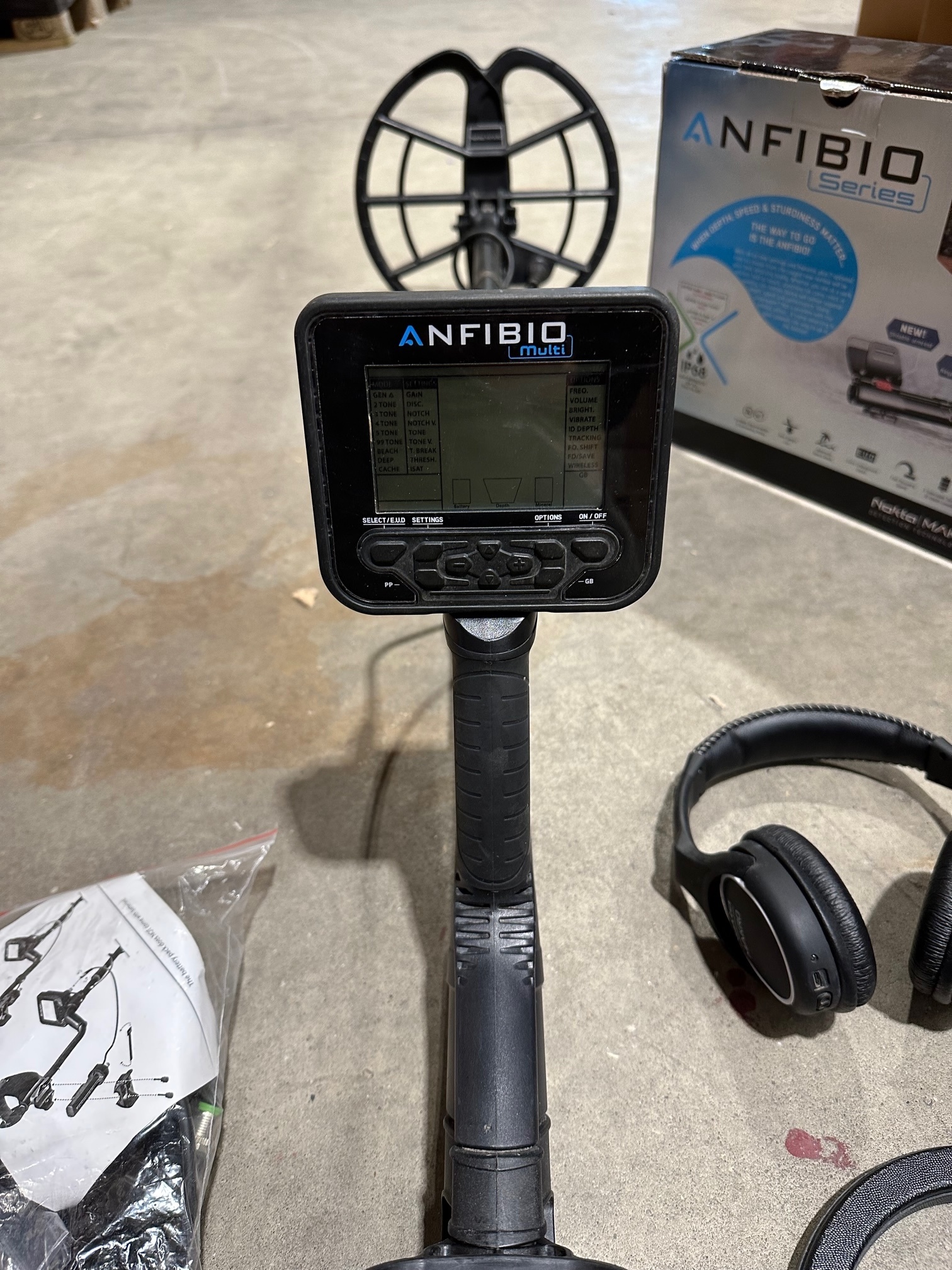 Gebruikte Metaaldetectors Occasion 47 Metaaldetector: Anfibio met extra schijf en Hoofdtelefoon
