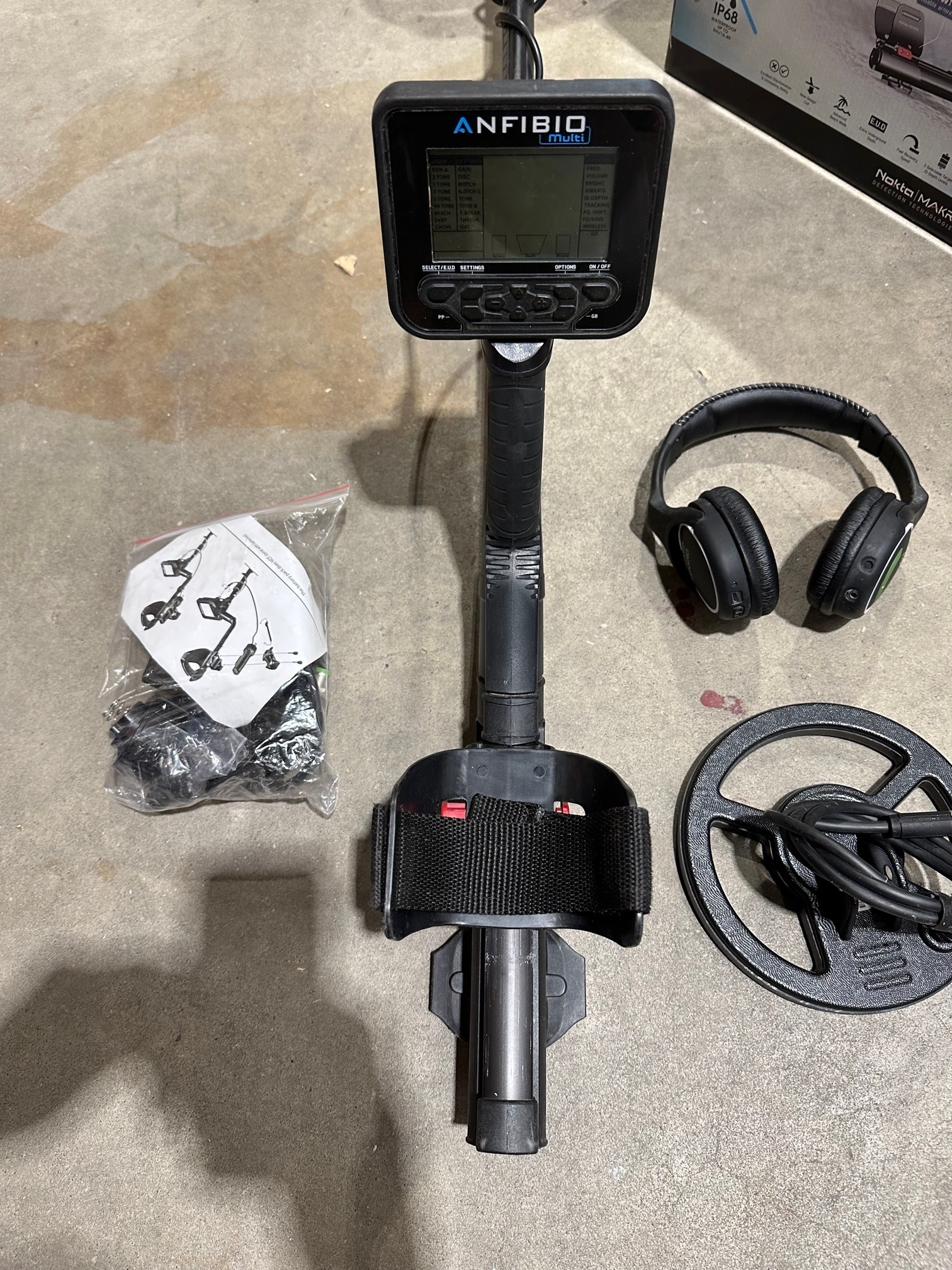 Gebruikte Metaaldetectors Occasion 47 Metaaldetector: Anfibio met extra schijf en Hoofdtelefoon