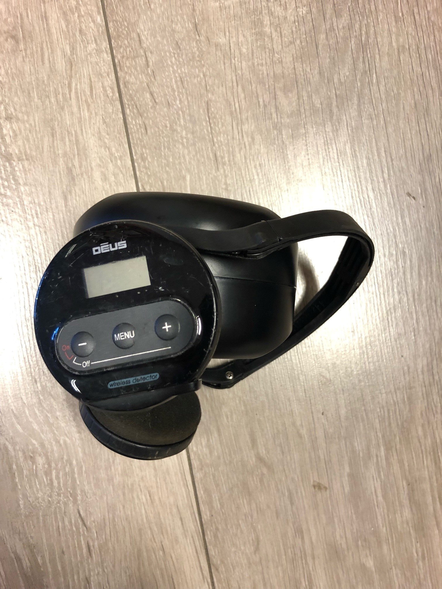 Gebruikte Metaaldetectors Occasion 2 Metaaldetector Deus V5 met 28 cm en 22 cm HF schijf en de WS-4