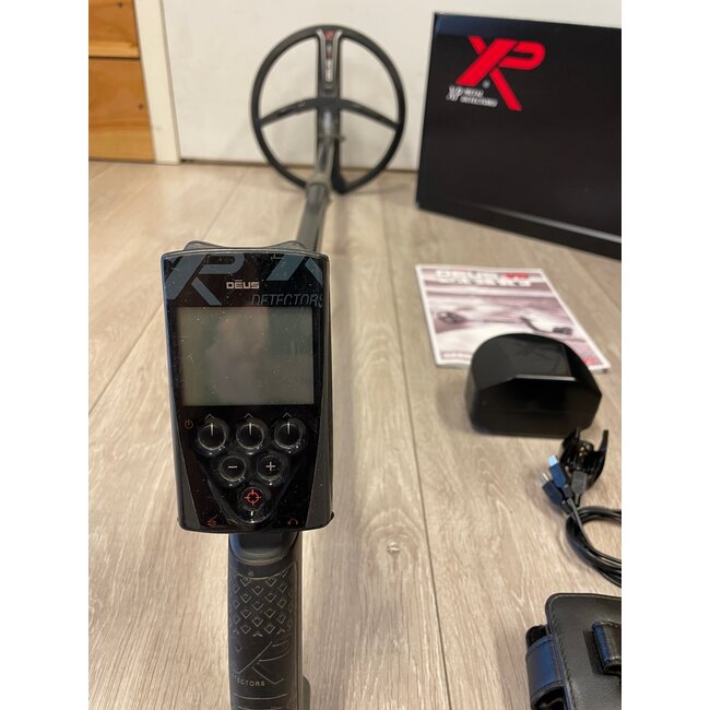 Gebruikte Metaaldetectors Occasion 1 Metaaldetector XP Deus 28cm X35 zoekschijf en WS-4 Hoofdtelefoon