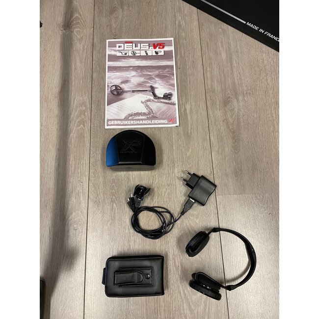 Gebruikte Metaaldetectors Occasion 1 Metaaldetector XP Deus 28cm X35 zoekschijf en WS-4 Hoofdtelefoon