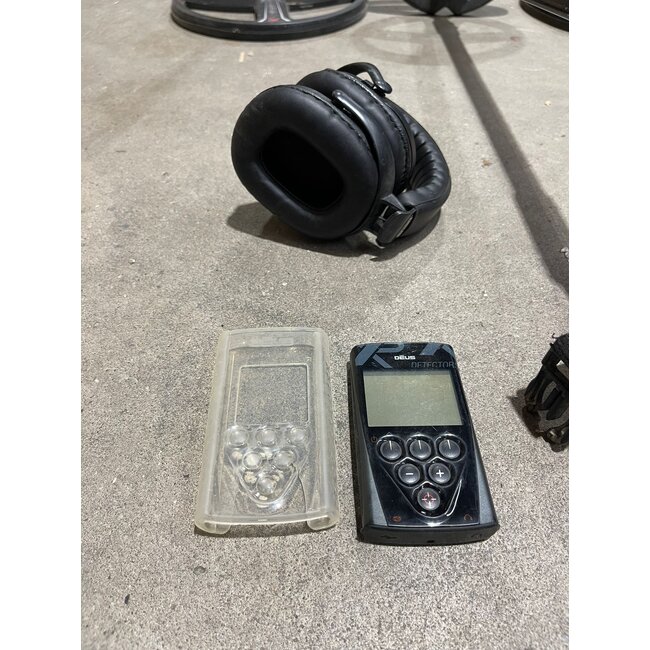 Gebruikte Metaaldetectors Occasion 3: XP Deus met accessoires