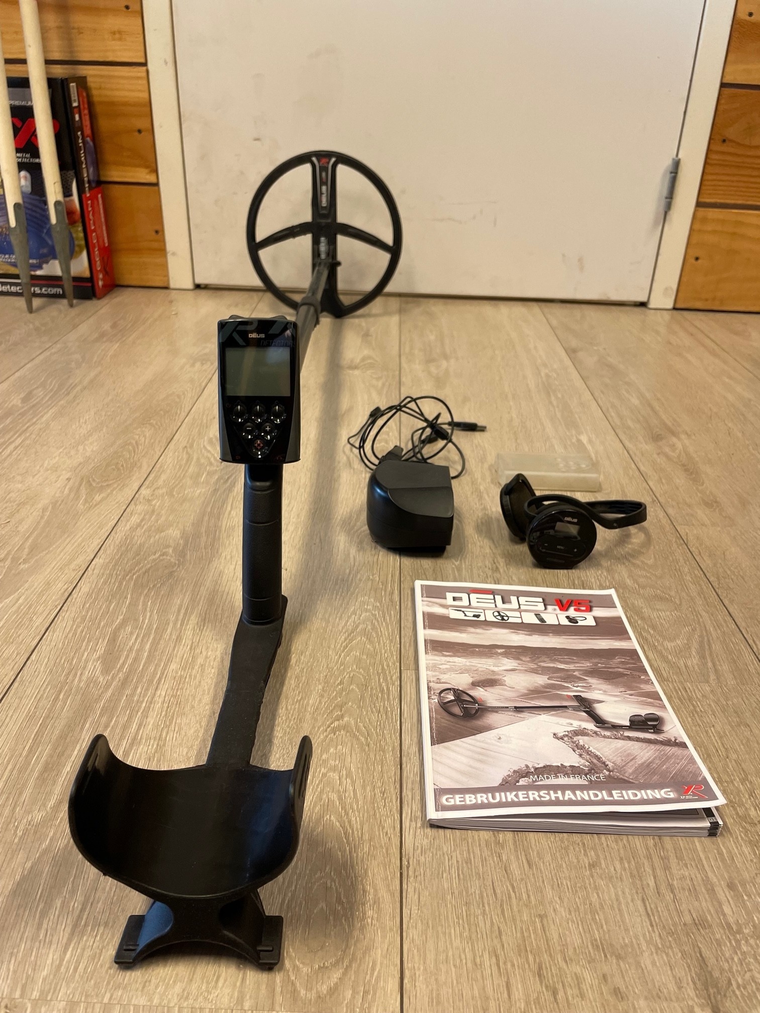 Gebruikte Metaaldetectors Occasion 5 Metaaldetector XP Deus met 28cm X35 zoekschijf en WS-4