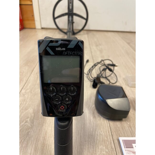 Gebruikte Metaaldetectors Occasion 5 Metaaldetector XP Deus met 28cm X35 zoekschijf en WS-4