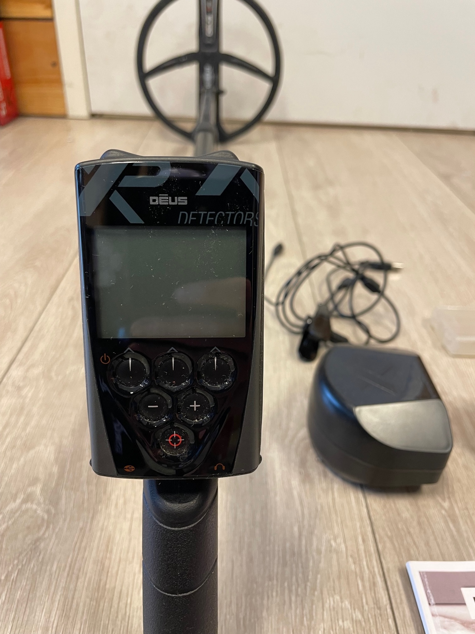 Gebruikte Metaaldetectors Occasion 5 Metaaldetector XP Deus met 28cm X35 zoekschijf en WS-4