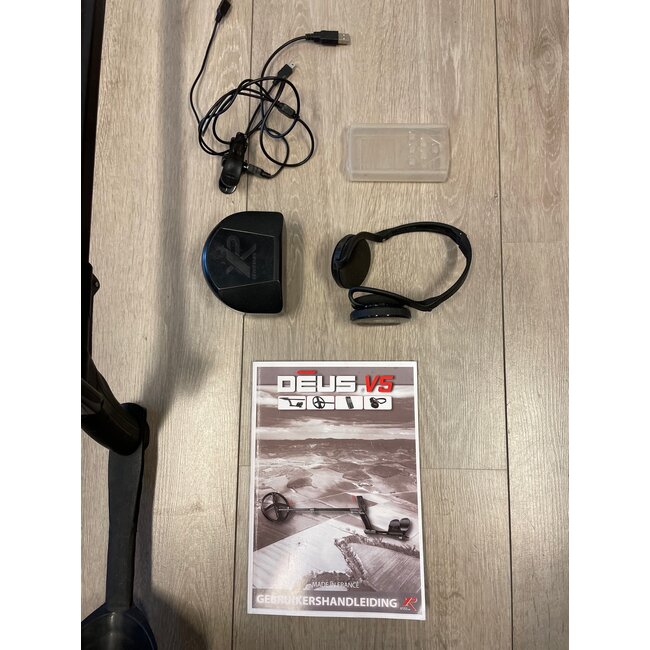 Gebruikte Metaaldetectors Occasion 5 Metaaldetector XP Deus met 28cm X35 zoekschijf en WS-4