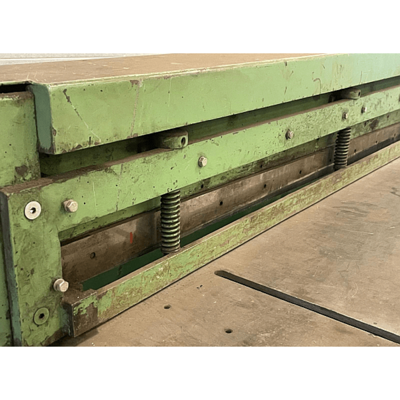 JÖRG M1438 JÖRG Guillotine Shear 4003 Used