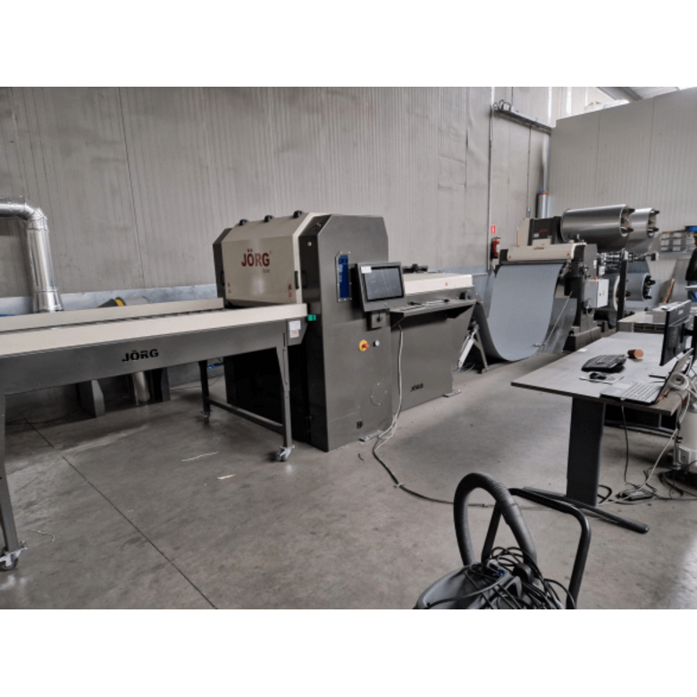 JÖRG Jörg Coil-Laserschneidmaschine Typ 2010 aus 2025. Anfang 2027 wird dieser sehr junge Gebraucht-Jörg Typ 2010 Coil-Laser verfügbar sein.