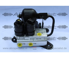 MERCEDES BENZ S-Class W220 ABC valve block A2203200358 & pressure accumulator complete rear