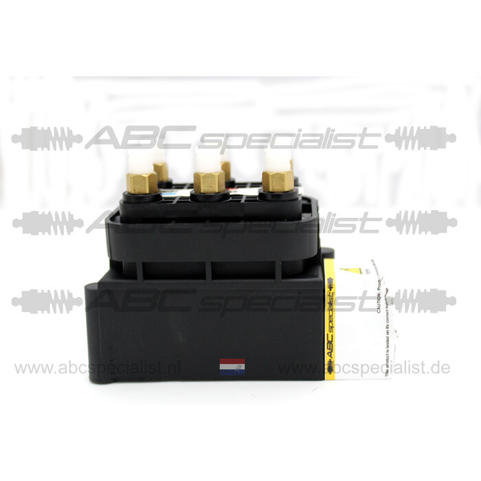 AUDI Audi A8 D3 4E Airmatic Air suspension Valve 4F0616013 4Z7616013
