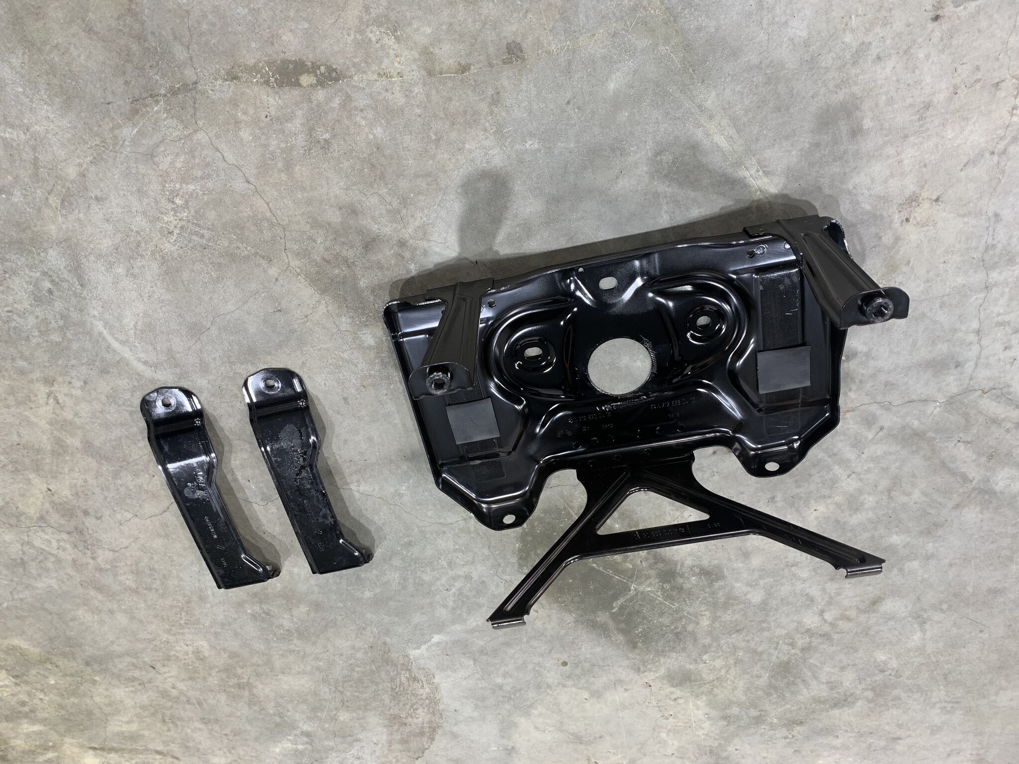 MERCEDES BENZ Hybrid Li-Ion battery W212 E300h E400h E 300 400 h BlueTEC HYBRID bracket