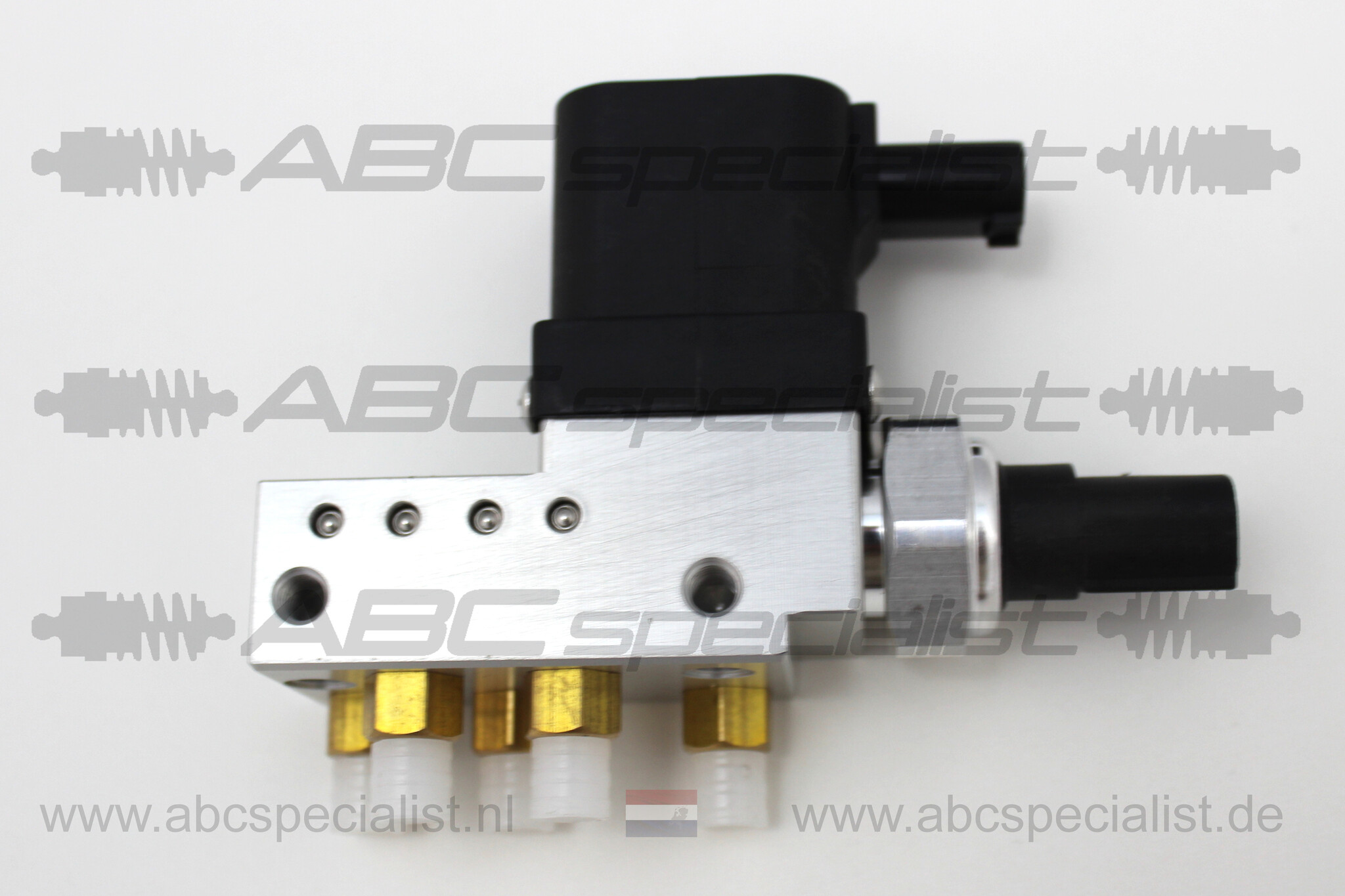 MERCEDES BENZ CLS Class C219 Airmatic Valve