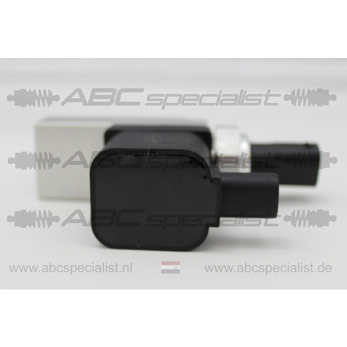 MERCEDES-BENZ Mercedes CLS Class C219 Airmatic Valve A2113200158