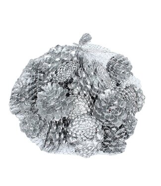 QC Silver pine cones in a net | Weight 500 grams | Per 4 pieces