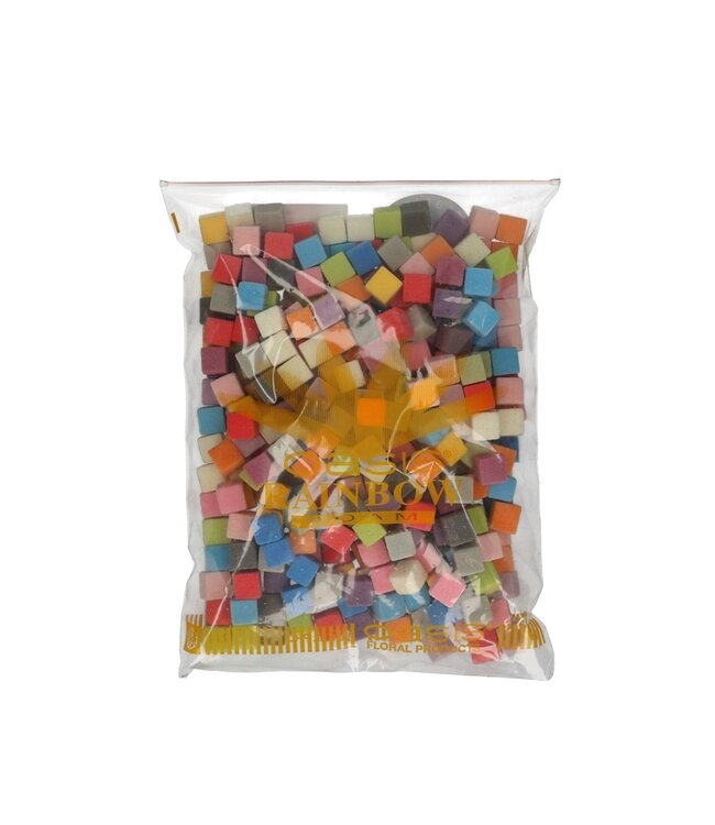 Oasis steekschuim cubes gemengde kleuren | 300 stuks | Afmetingen 2 x 2 centimeter | Per verpakking te bestellen