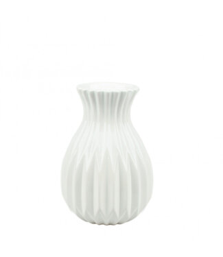 4A White ceramic vase Milou | Min. diameter 6 centimetres max. diameter 12 centimetres | Height 17 centimetres | Per 8 pieces