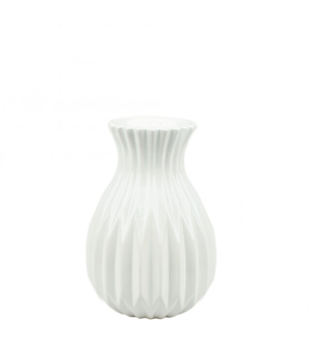 White ceramic vase Milou | Min. diameter 6 centimetres max. diameter 12 centimetres | Height 17 centimetres | Order per 8 vases