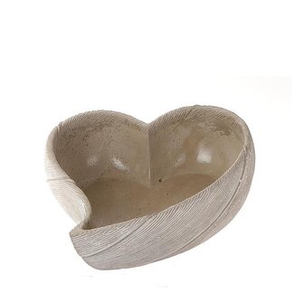 4A Ceramic Heart Flowerpot | Colour: Grey | Length 29.5 centimetres | Width 24.5 centimetres | Height 9.5 centimetres | Per heart