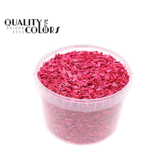 Wood chips in reusable bucket | Colour: Cherry-coloured | Length 5 - 8 millimetres | Bucket content 3 litres | Per bucket