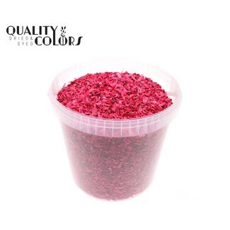 QC Copeaux de bois dans un seau réutilisable | Couleur : Cerise | Diamètre 5 - 8 millimètres | Contenu 10 litres | Par seau