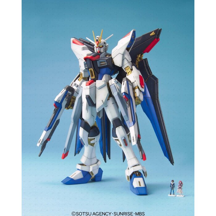 Bandai Gundam MG 1/100 Gundam Seed Strike Freedom Gundam Model Kit 18cm