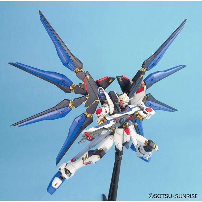Bandai Gundam MG 1/100 Gundam Seed Strike Freedom Gundam Model Kit 18cm
