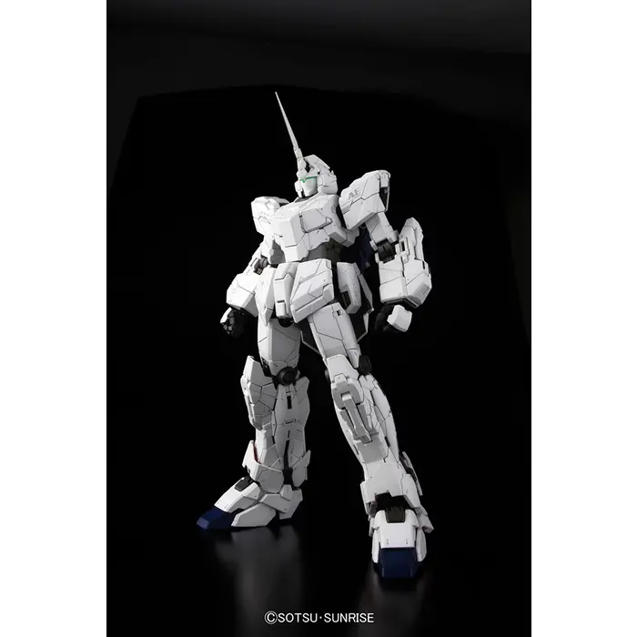 Bandai Gundam PG Full Psycho-Frame Prototype Unicorn Gundam 1/60 Model Kit