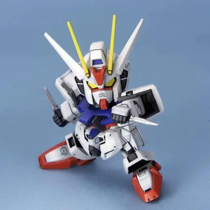 Bandai Gundam SD BB 246 Strike Gundam Model Kit