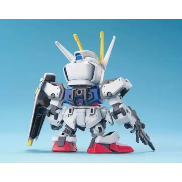 Bandai Gundam SD BB 246 Strike Gundam Model Kit