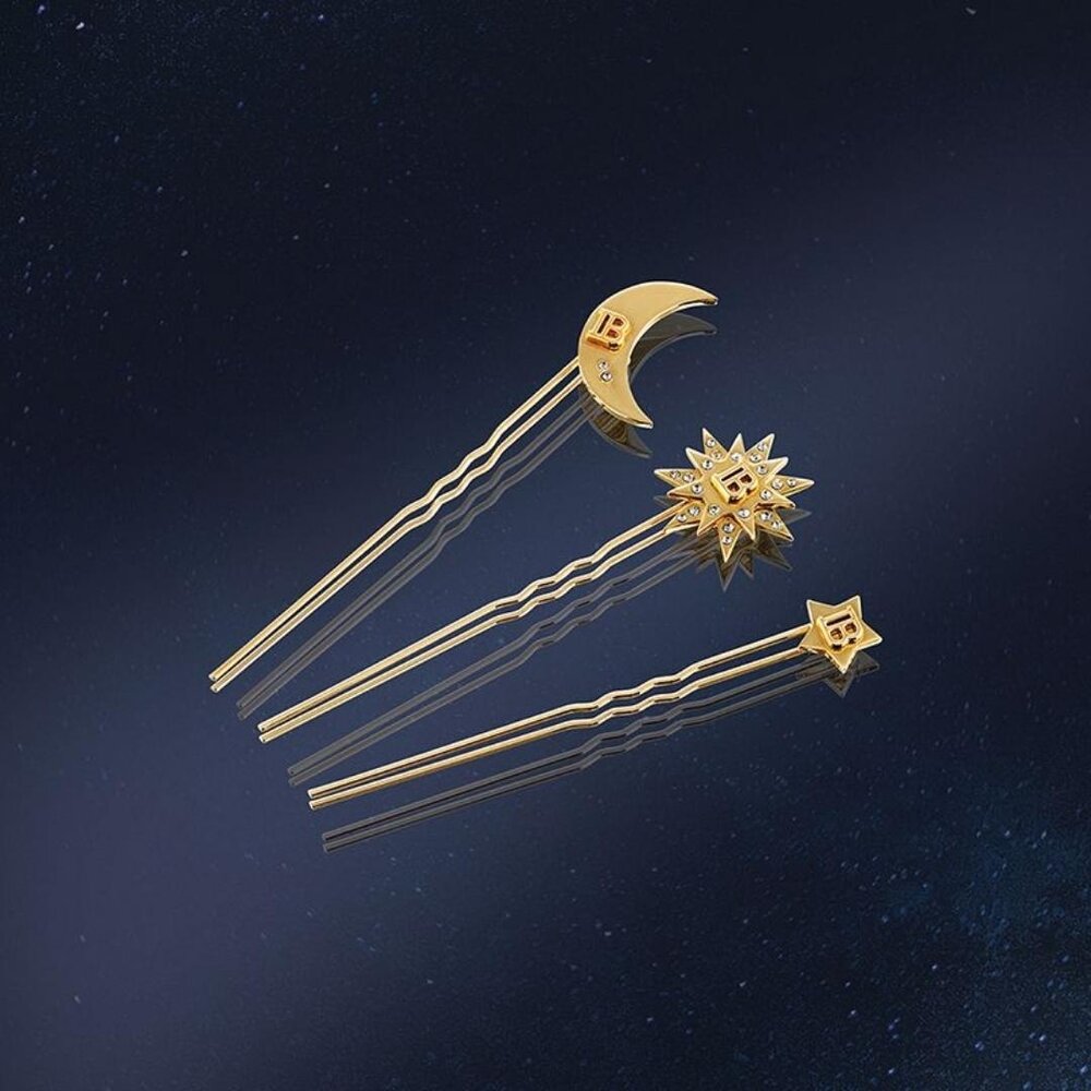 Balmain Limited Edition Pin Set Gold Balmain Limited Edition Pin Set Gold