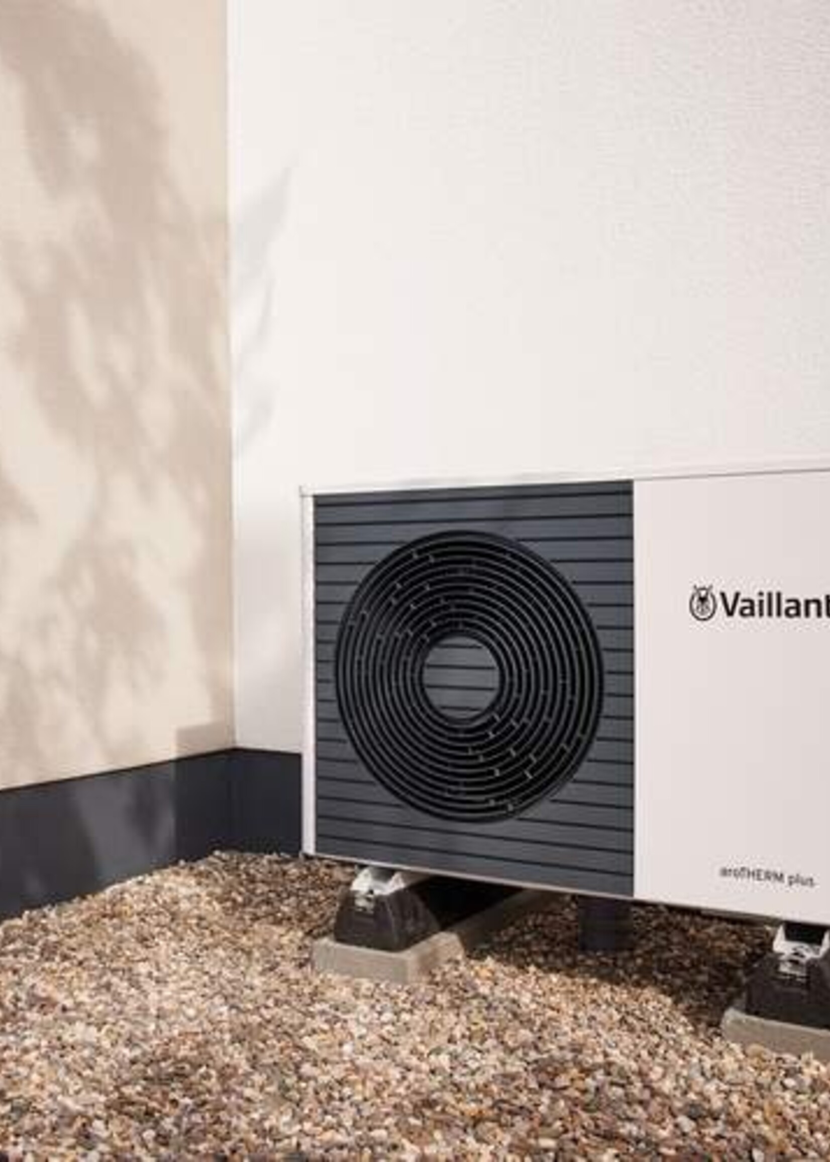 Vaillant Vaillant aroTHERM plus Luft/Wasser-Wärmepumpe 55/6 A 230V R290
