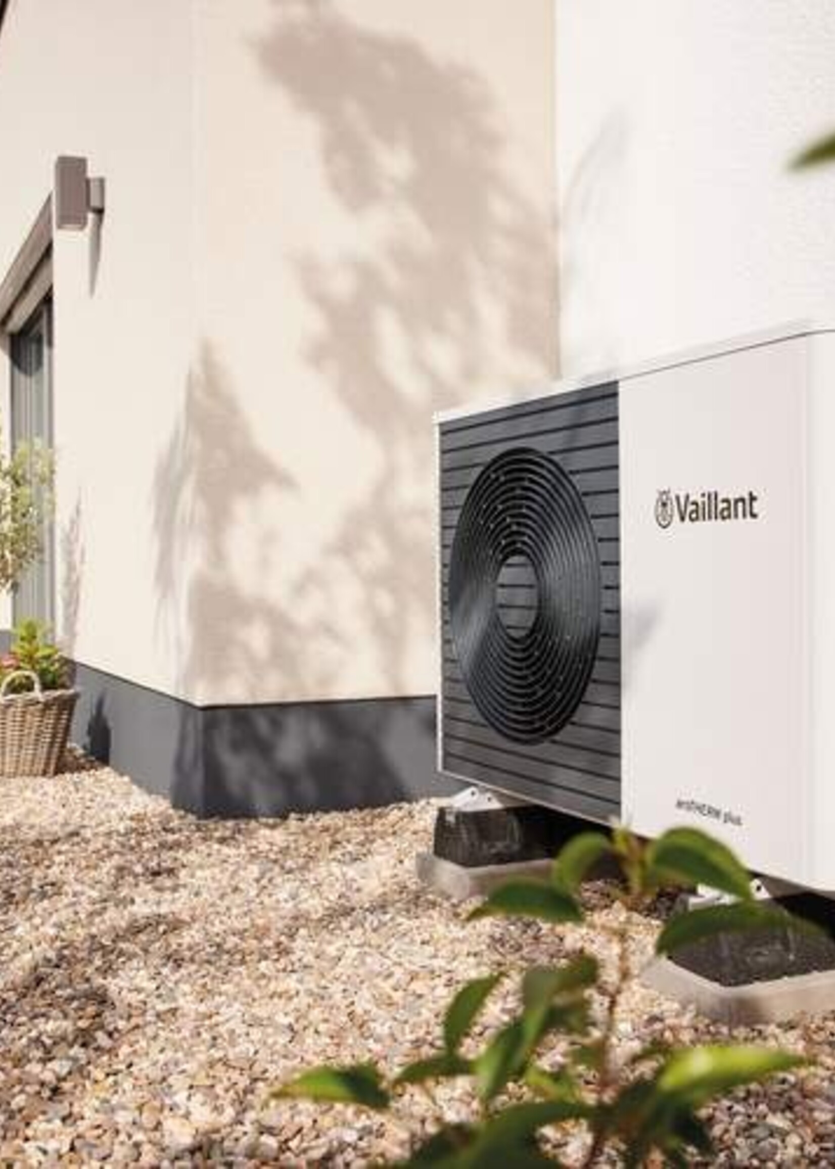 Vaillant Vaillant aroTHERM plus Luft/Wasser-Wärmepumpe 55/6 A 230V R290