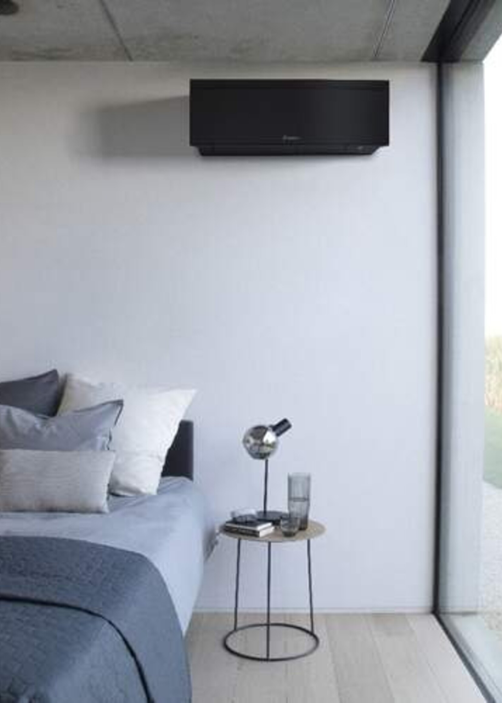 DAIKIN Daikin Emura Innengerät 2,5 kW R32 mattschwarz (inkl. IR-Fernbedienung und WLAN)