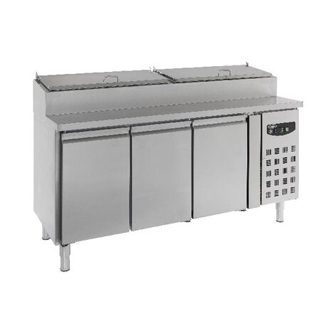 Combisteel Saladette 3 deuren 8x1 3gn pan | 7450.0104 Combisteel Saladette 3 deuren 8x1 3gn pan | 7450.0104