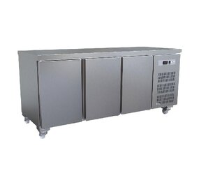 Diamond Koeltafel, geventileerd, 3 deuren gn 1 1 (405 lit.), op wielen Diamond Koeltafel, geventileerd, 3 deuren gn 1 1 (405 lit.), op wielen