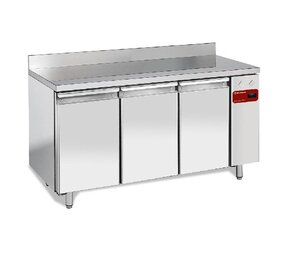 Diamond Wand  vriestafel, geventileerd, 3 deuren gn 1 1, 405 liter (zonder groep) Diamond Wand  vriestafel, geventileerd, 3 deuren gn 1 1, 405 liter (zonder groep)