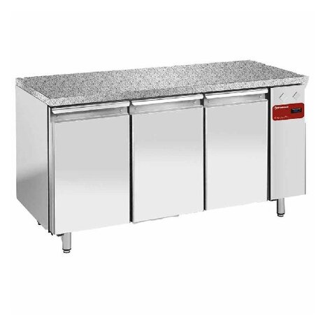Diamond Diepvriestafel, gevent., 3 deuren en 600x400 - top in graniet (zonder groep) | TPS3B/HG Diamond Diepvriestafel, gevent., 3 deuren en 600x400 - top in graniet (zonder groep) | TPS3B/HG