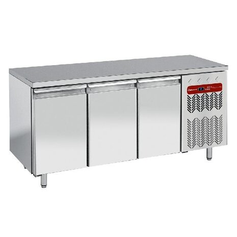 Diamond Diepvriestafel, geventileerd-statisch, 3 deuren en 600x400 | TP3B/H-R2 Diamond Diepvriestafel, geventileerd-statisch, 3 deuren en 600x400 | TP3B/H-R2