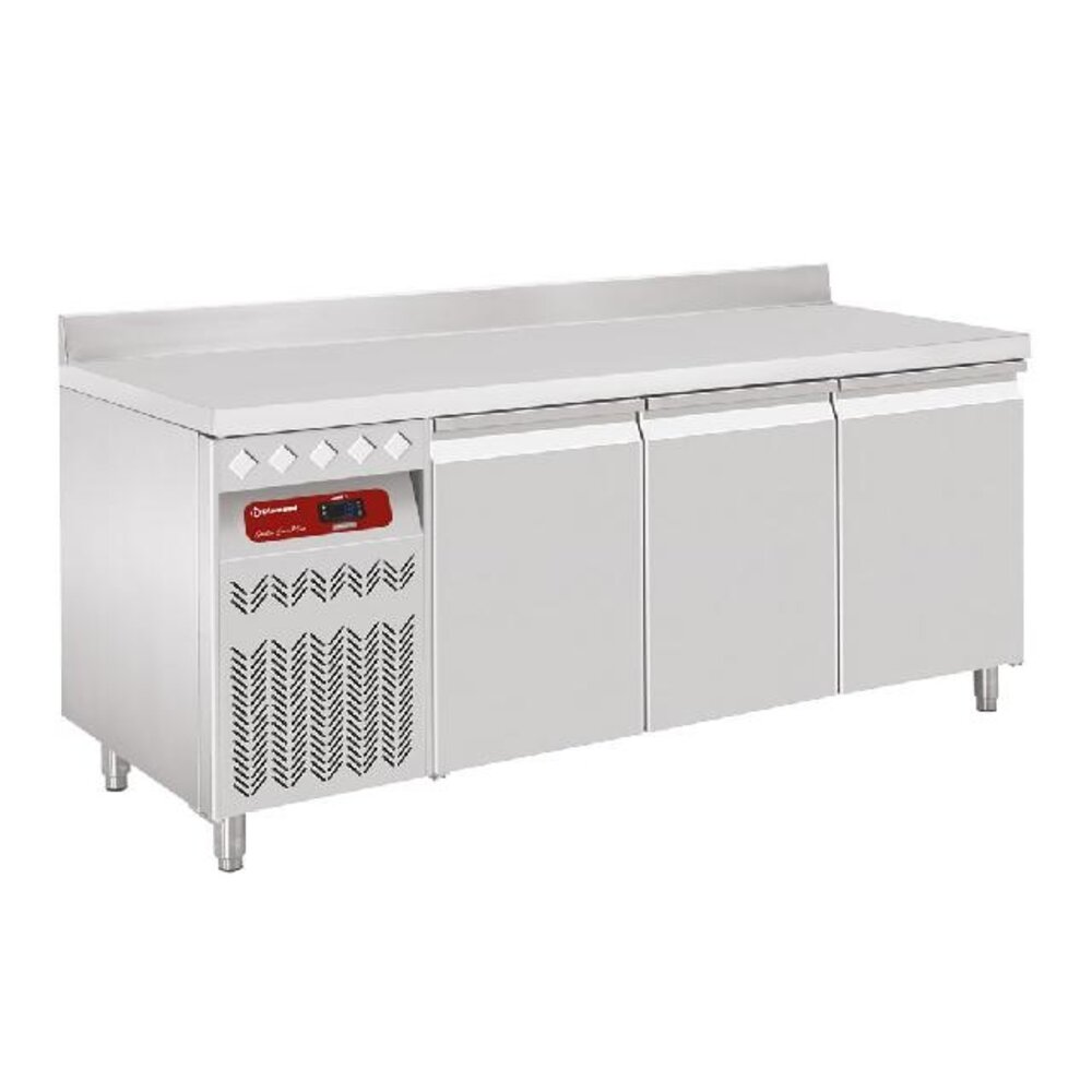 Diamond Geventileerde koeltafel  muraal , 3 deuren gn 1 1, 405 lit. groep aan linkerkant | DT178/P9AGX Diamond Geventileerde koeltafel  muraal , 3 deuren gn 1 1, 405 lit. groep aan linkerkant | DT178/P9AGX