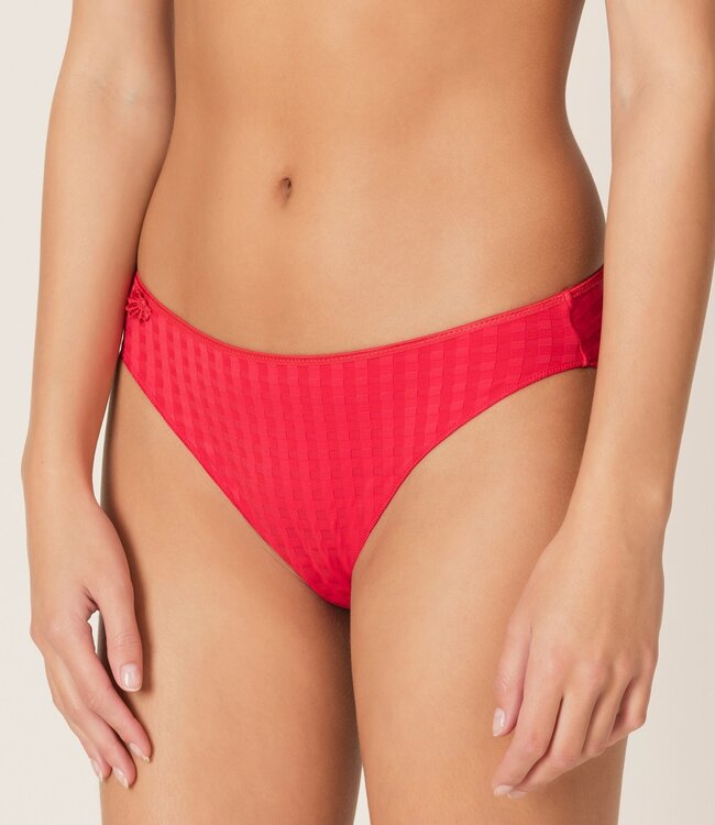 Avero Rioslip - Scarlet