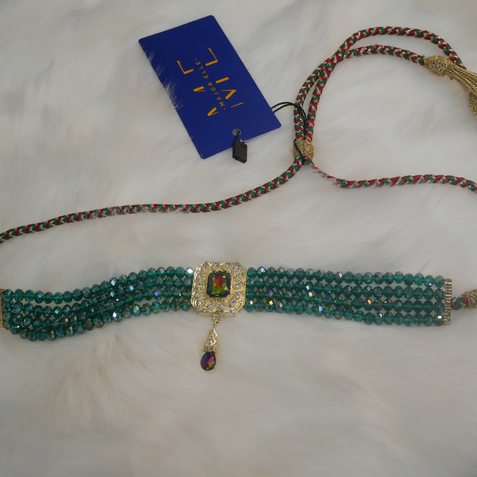 Collier ras de cou vert