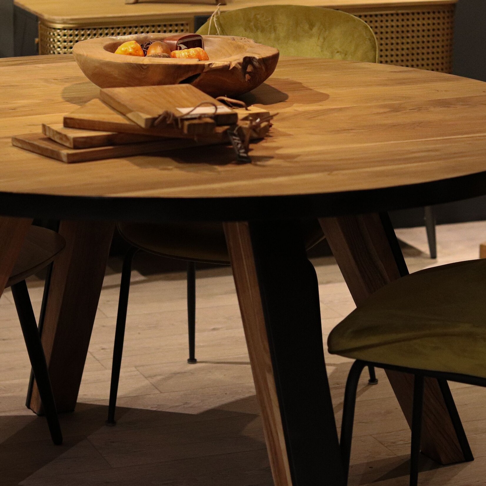 HSM Collection Ronde eettafel Milano - ø140x76 - Naturel/zwart - Acaciahout/metaal