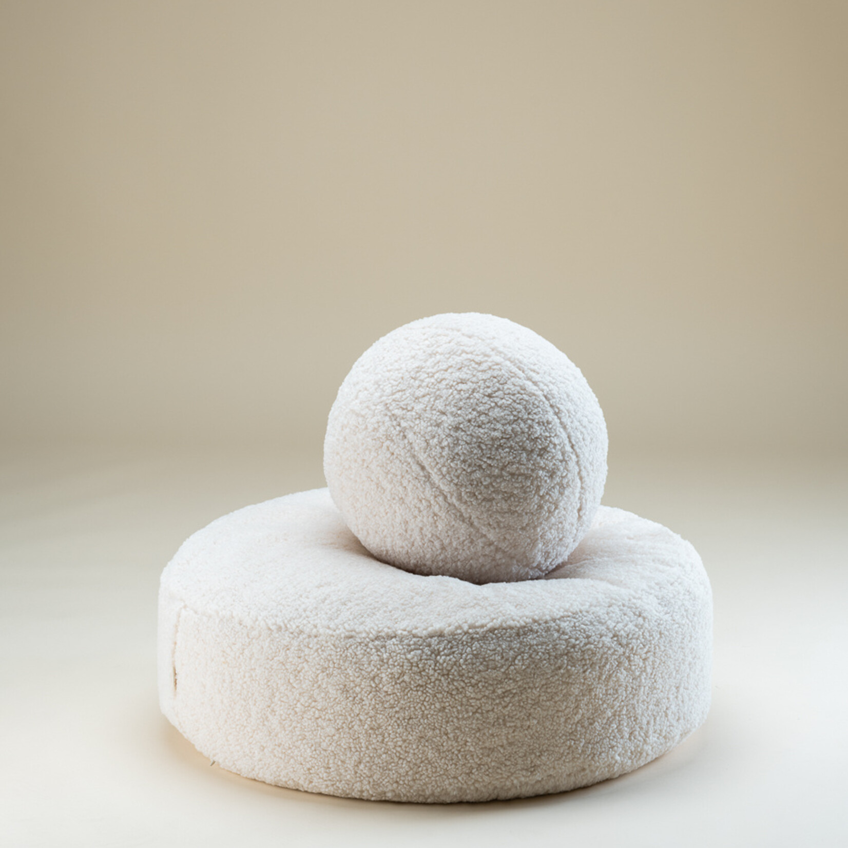 Wigiwama Cream White Ottoman