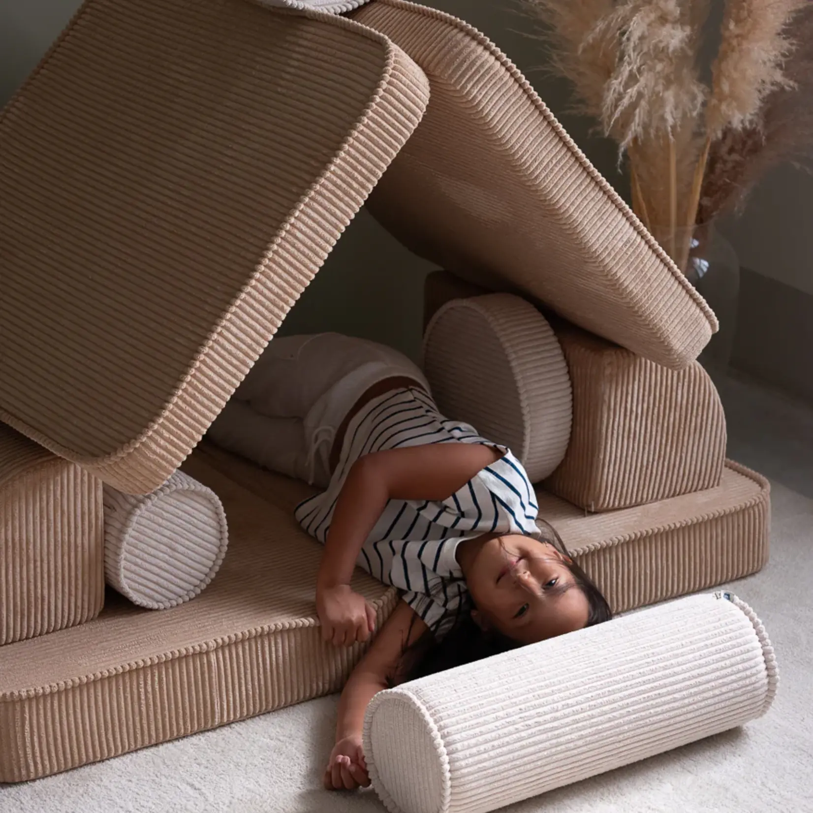 Wigiwama Brown Sugar Settee