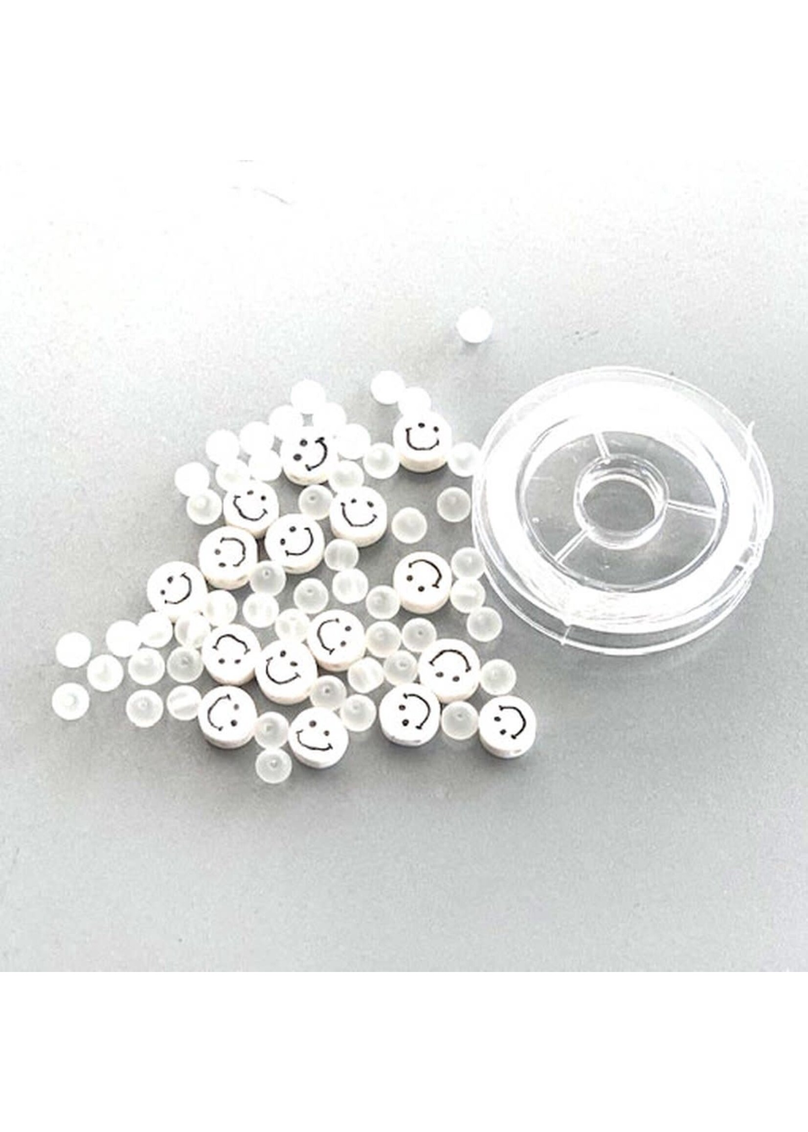 Hobby & crafting Fun Kralen - Katsuki Smileys & glaskralen met draad - Wit (64 stuks)